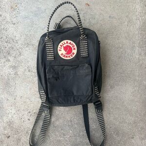 Black Mini Fjallraven Kånken Backpack